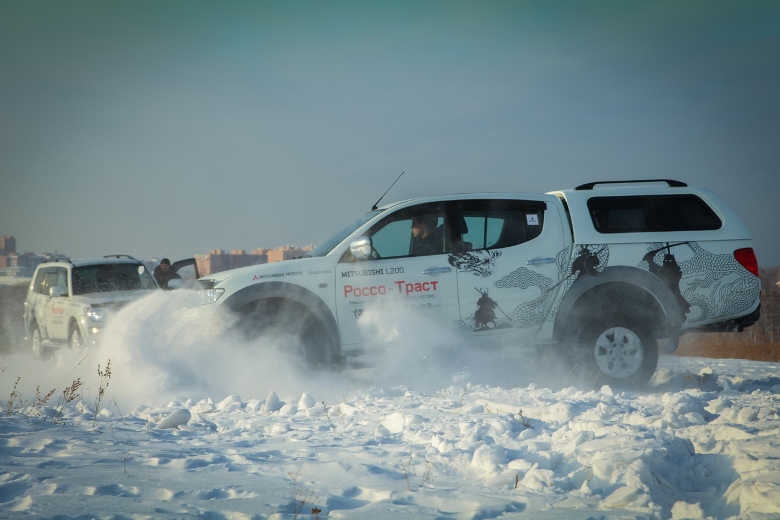 Внедорожный зимний тест-драйв MITSUBISHI Pajero и L200 в Иркутске.  